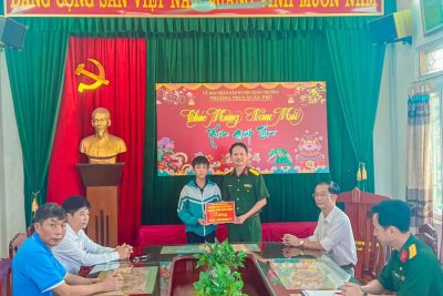 BAN CHỈ HUY QUÂN SỰ HUYỆN XUÂN TRƯỜNG “ĐỒNG HÀNH CÙNG EM ĐẾN TRƯỜNG”